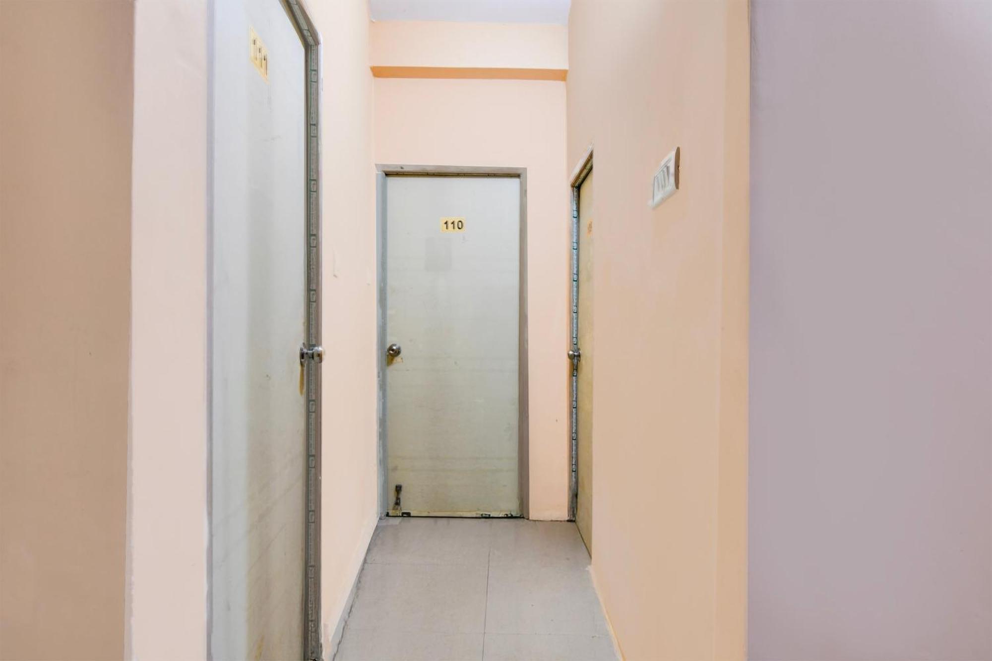 Hotel O Survey Park Jādabpur Kültér fotó